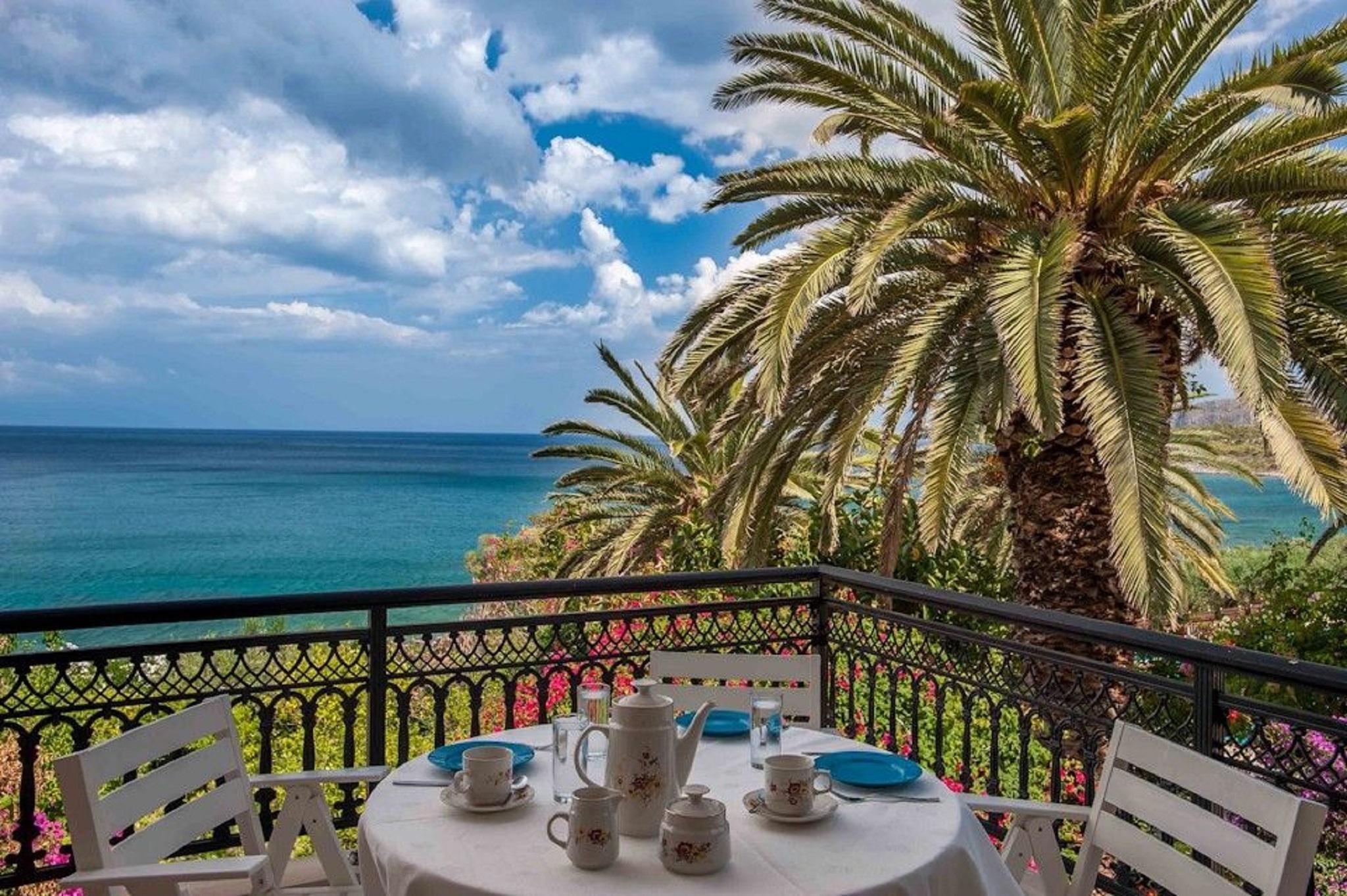 Douka Sea Front Residencies