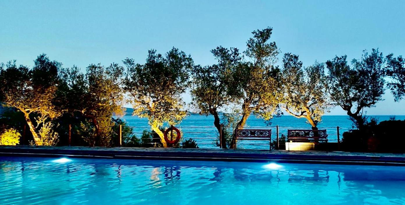 Apartment Douka Sea Front Residencies