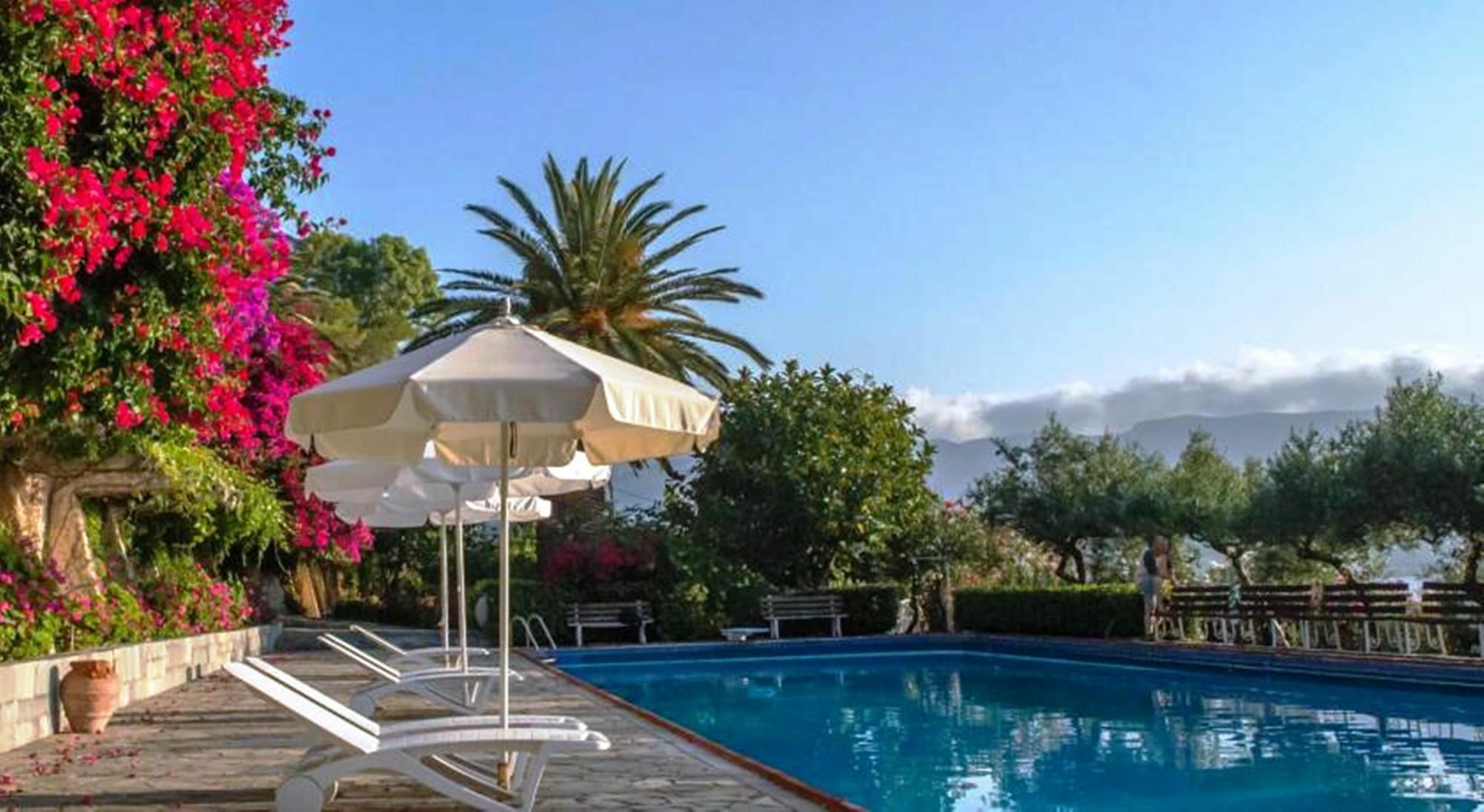 Douka Sea Front Residencies